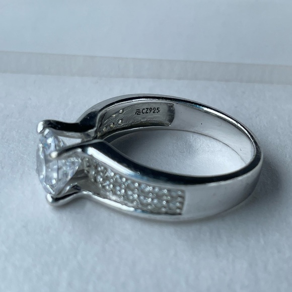 Ring 3 - Picture 3 of 9